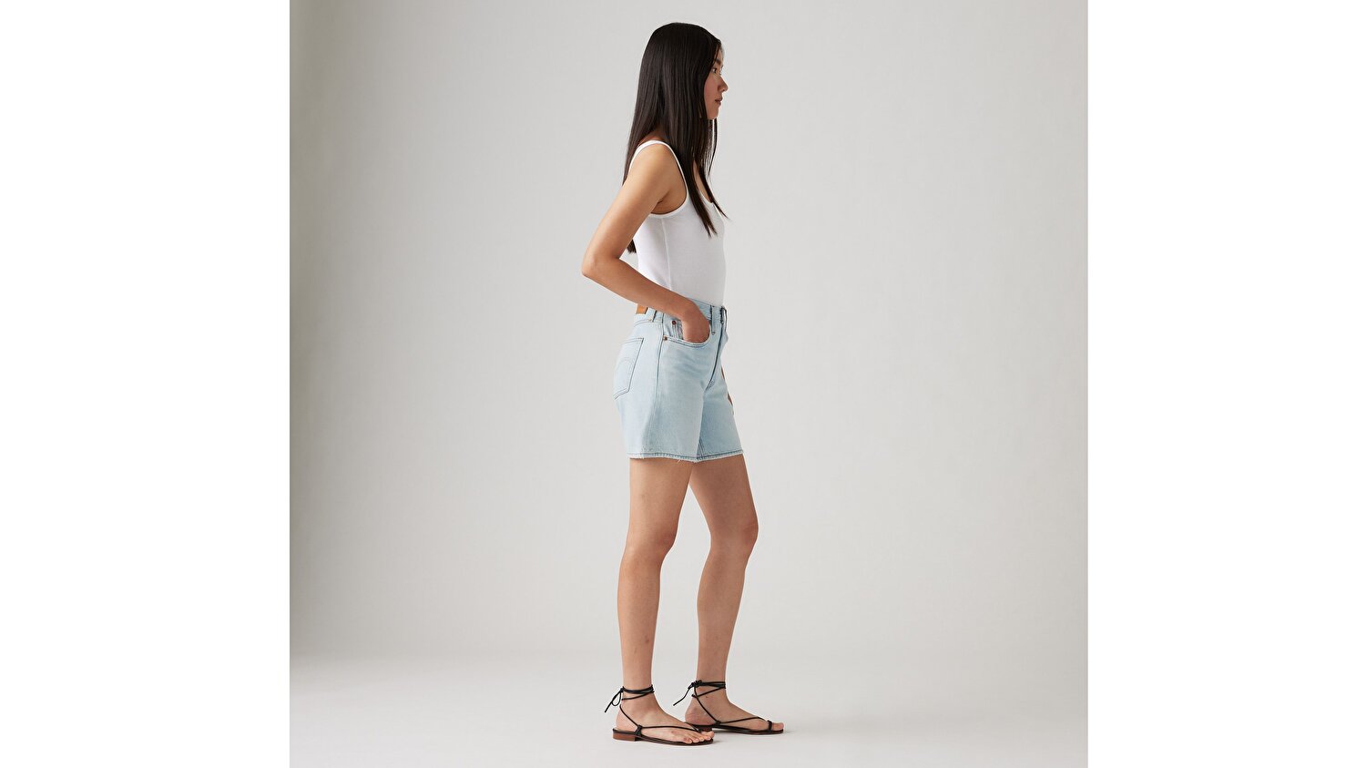 501® Original Lightweight Mid-Thigh Kadın Jean Şort