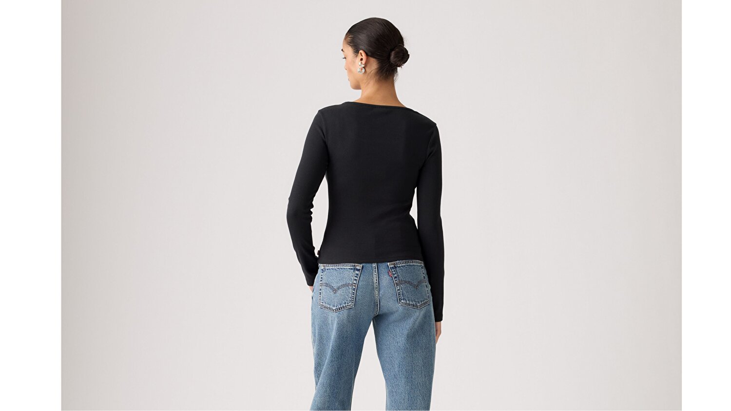 Essential Kare Yaka Uzun Kollu Tişört