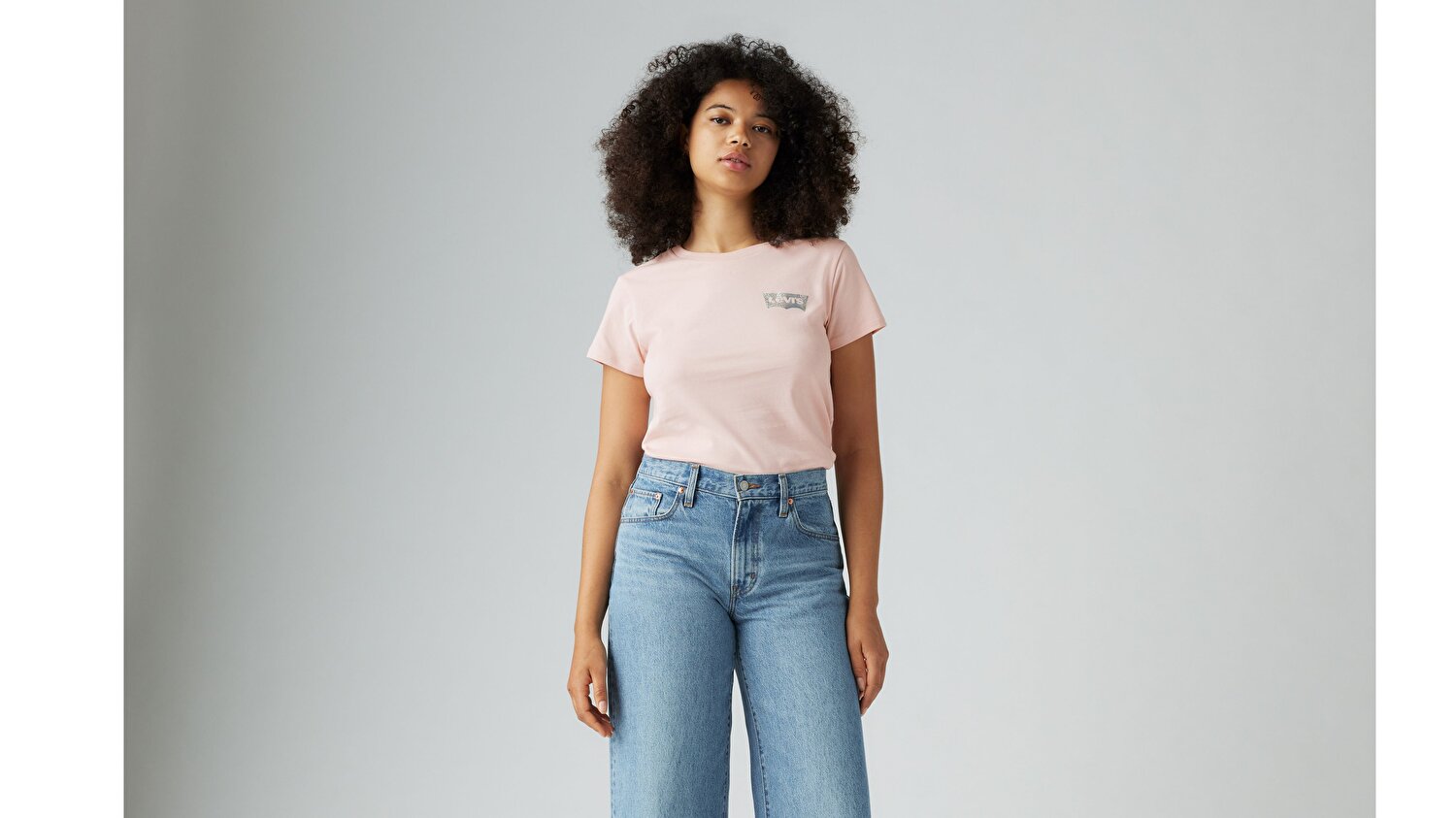 T shirt levis women deals