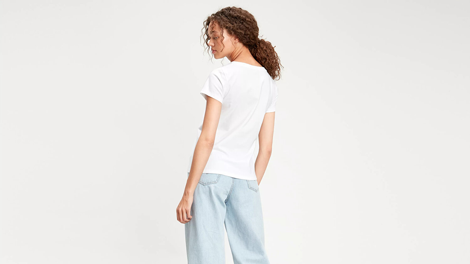 The Perfect V-Neck Tişört