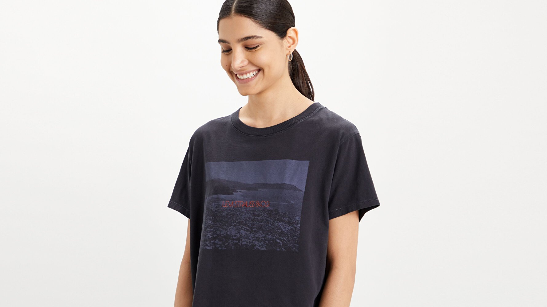 Graphic Varsity Tee Photo Tee Siyah Kadın Tişört