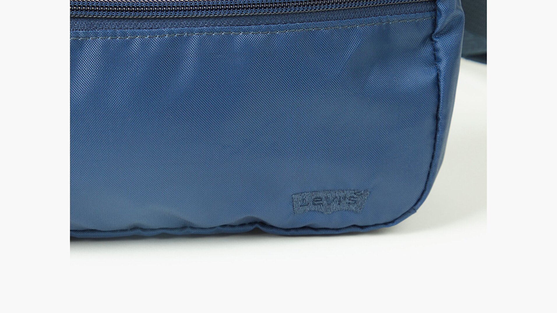 Levi's® Erkek Medium Banana Sling Çanta - Embroidered Batwing