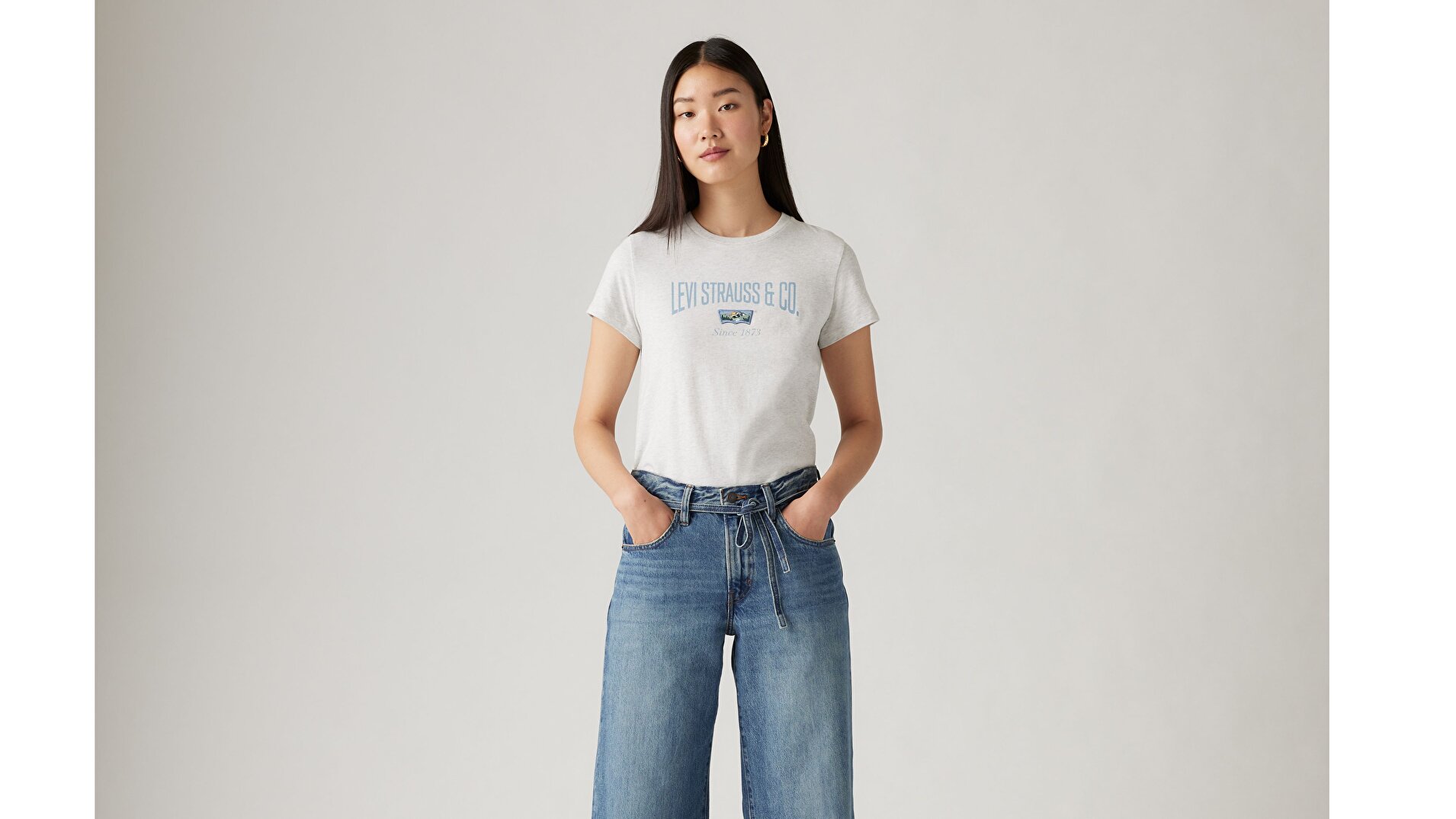 T shirt levis noir et or 2025